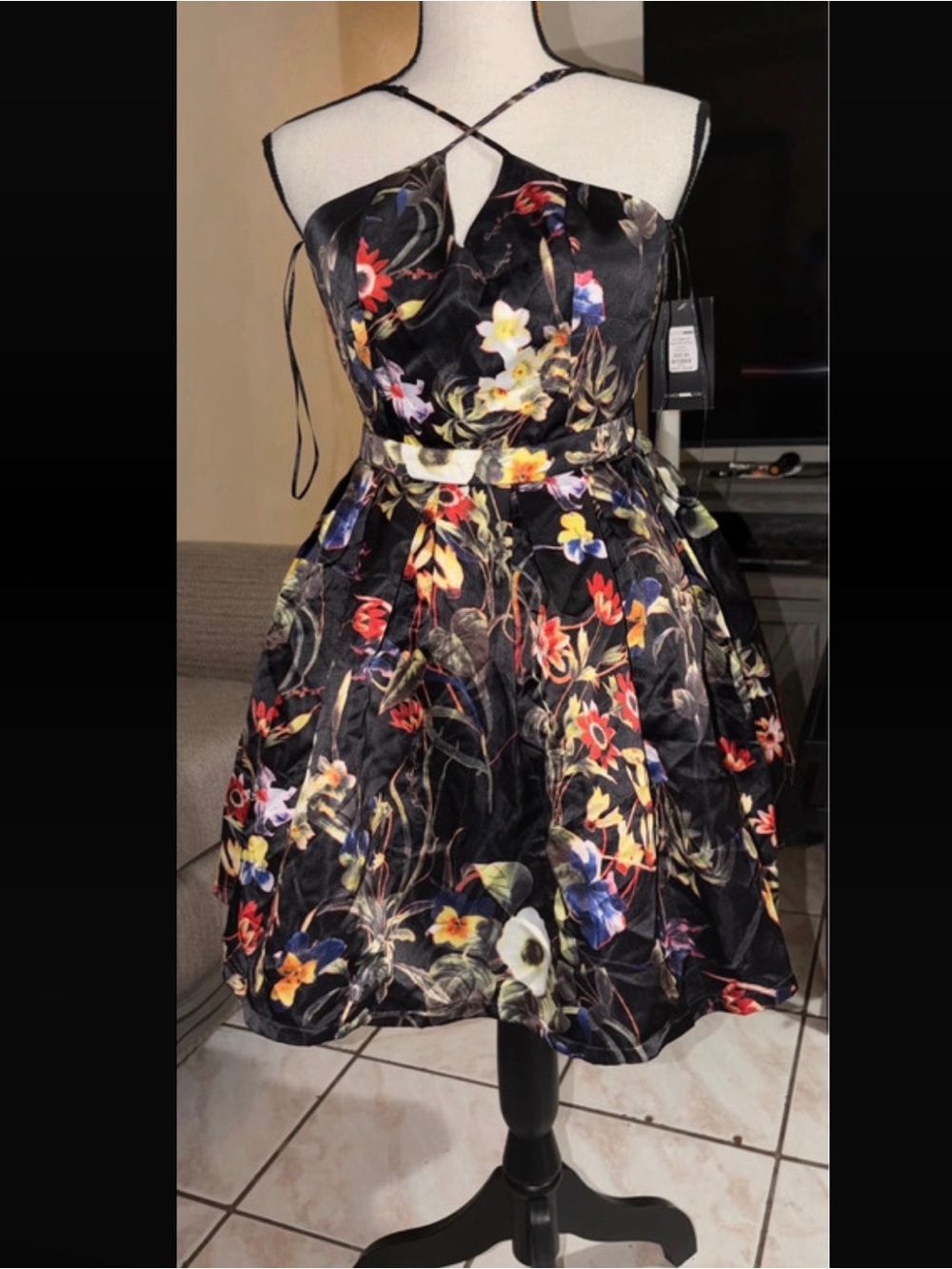 Fashion Nova Floral mini dress with open back.size XS